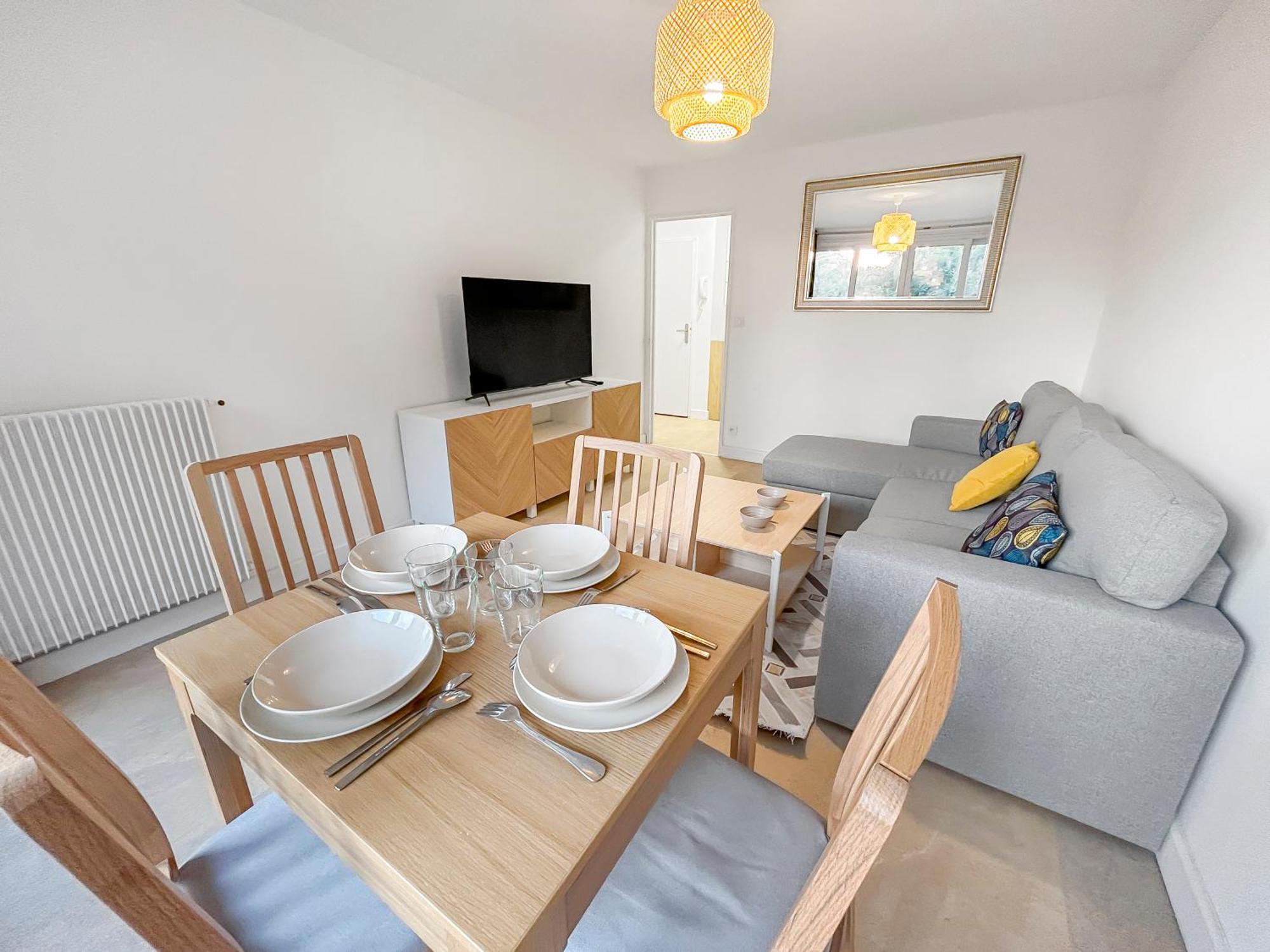 Apartment Balcon Lumineux Et Cuisine Equipee Villeneuve-la-Garenne